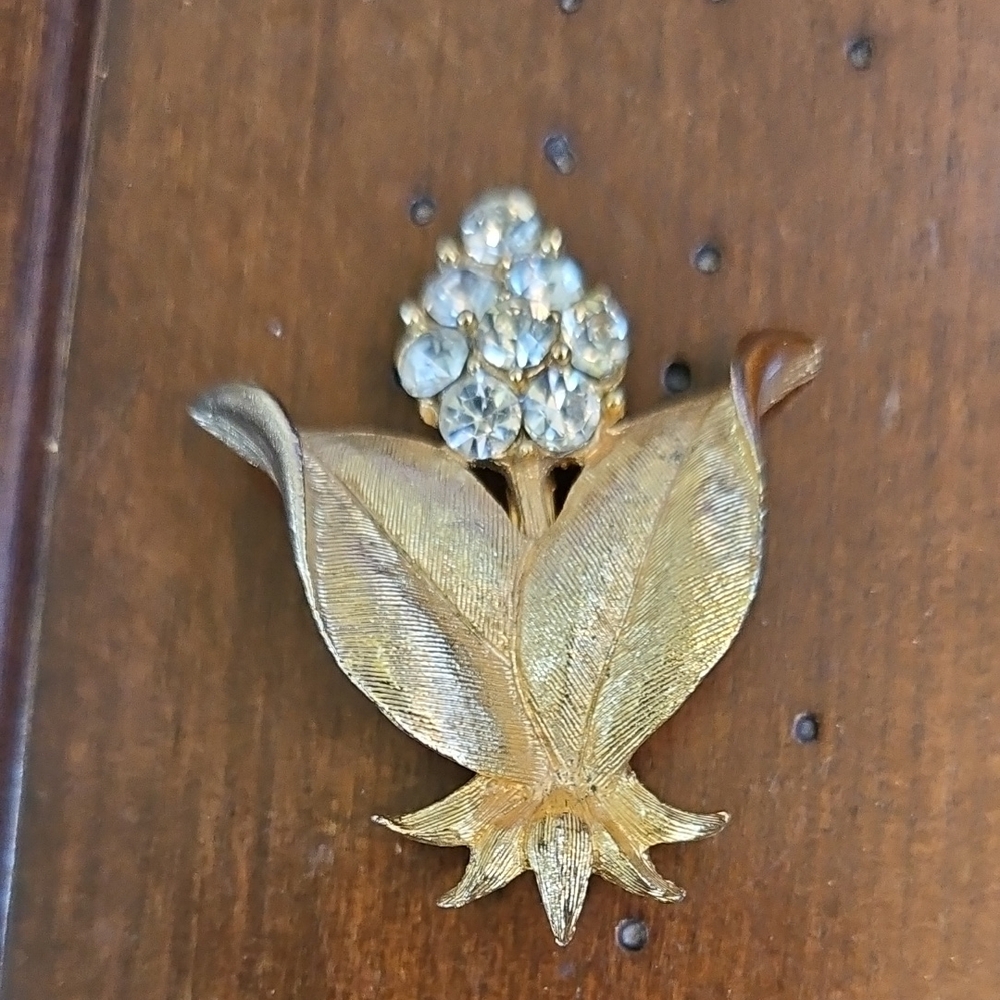 Vintage Gold Floral Brooch